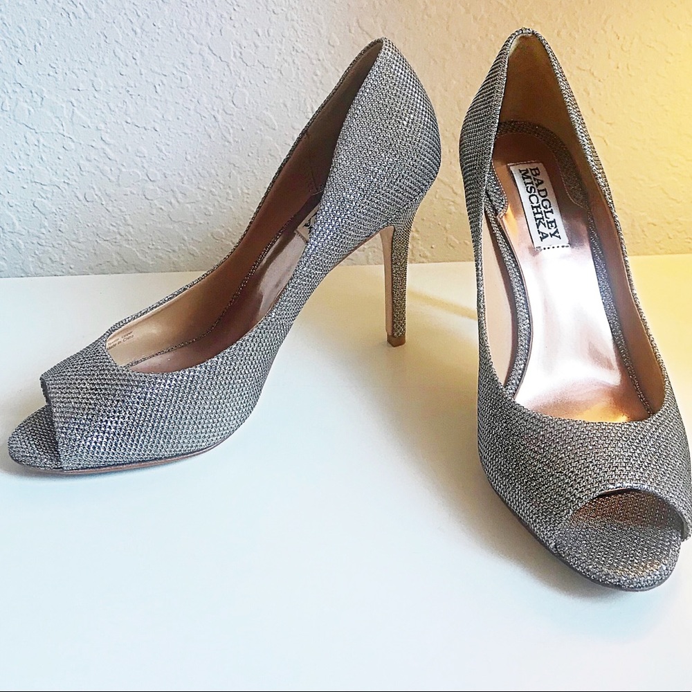 ✨Badgley Mischka Silver Heels